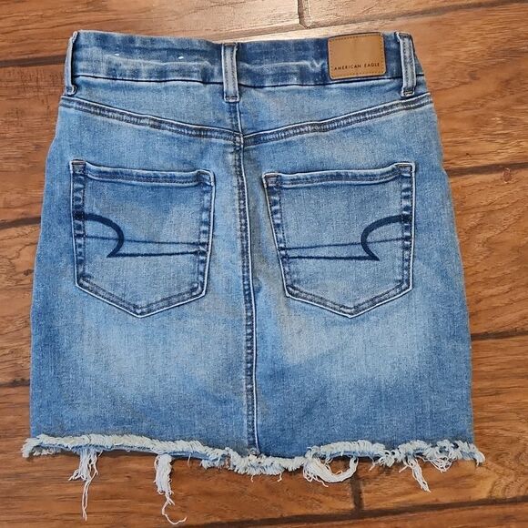 American Eagle Next Level Stretch Curvy Hi-Rise Mini Denim Skirt Size 2 - Picture 2 of 9